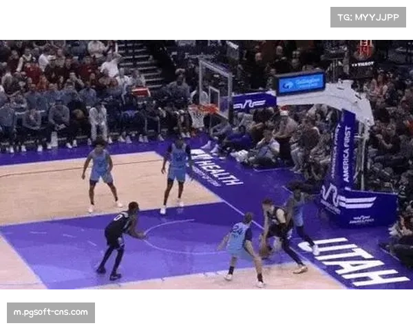 爵士利用贝利科利尔挡拆创造机会 菲利波夫斯基高位策应惩罚联防防守 爵士利用贝利科利尔挡拆创造机会 菲利波夫斯基高位策应惩罚联防防守